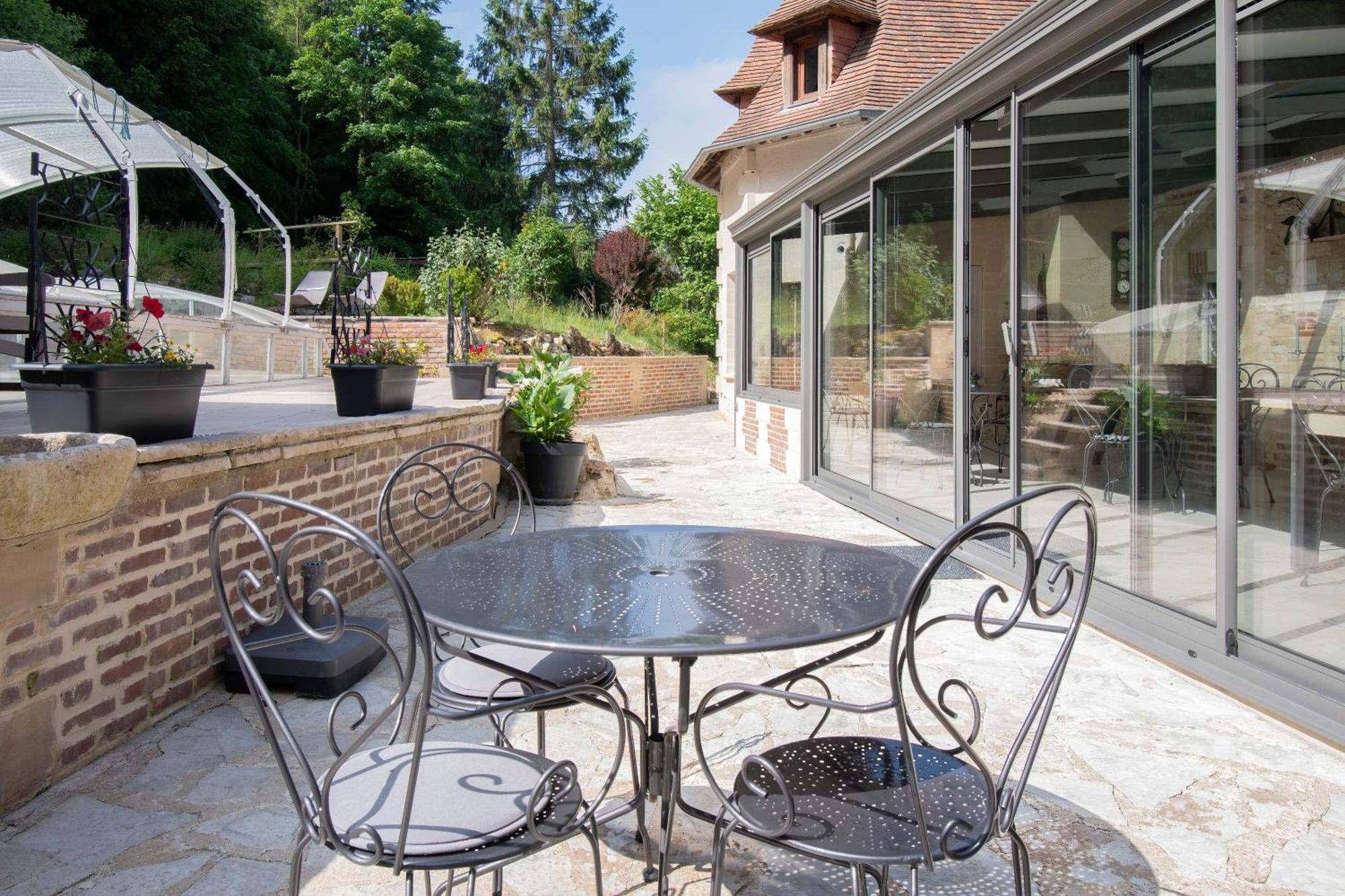 Le Prieure Des Fontaines Hotel Les Preaux Exterior photo